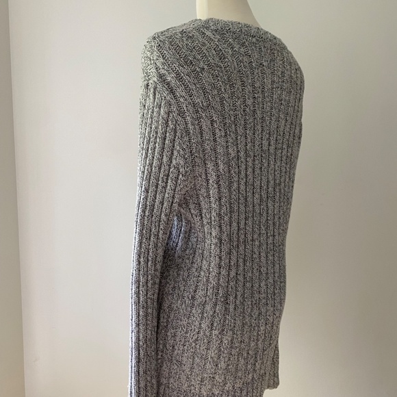 *RARE* EXPRESS Grey Knit Turtle-Neck Sweater SZ L - Picture 2 of 4